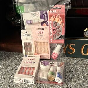 Kiss Nail Art Set with Nude and Pink Shades
